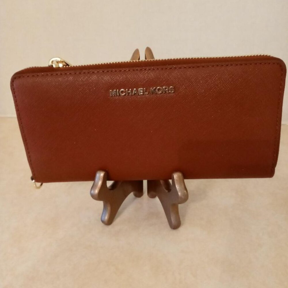 MICHAEL KORS ZIP AROUND BURGUNDY WALLET